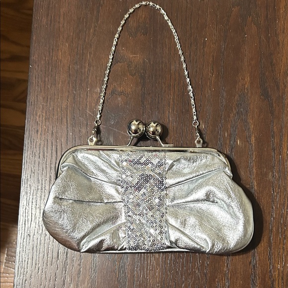 Handbags - Elegant Silver Evening Clutch